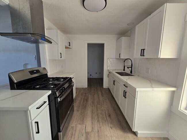 Photo - 1611 N 6th St