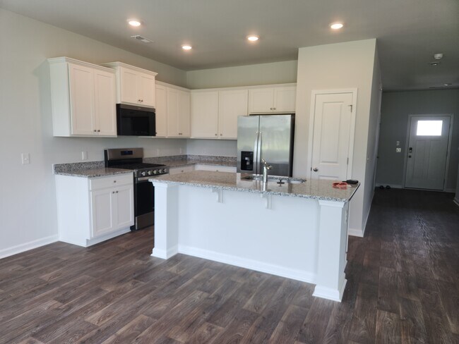 Photo - 321 Bluebell Way