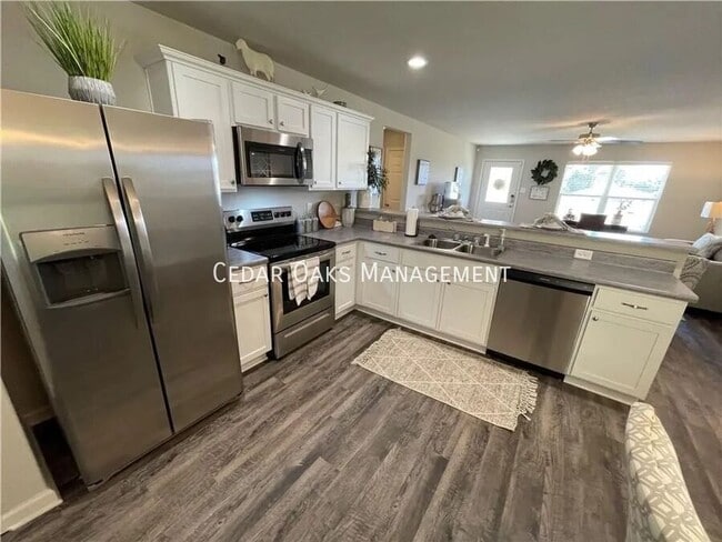 Photo - 2813 Reynolds St