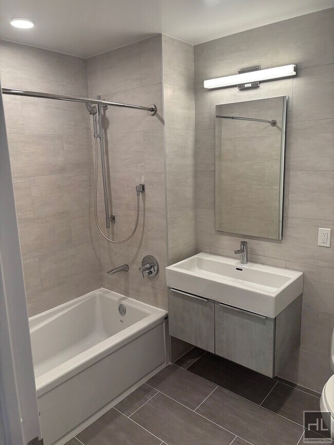 Photo - NORTHERN BOULEVARD Unit 5L