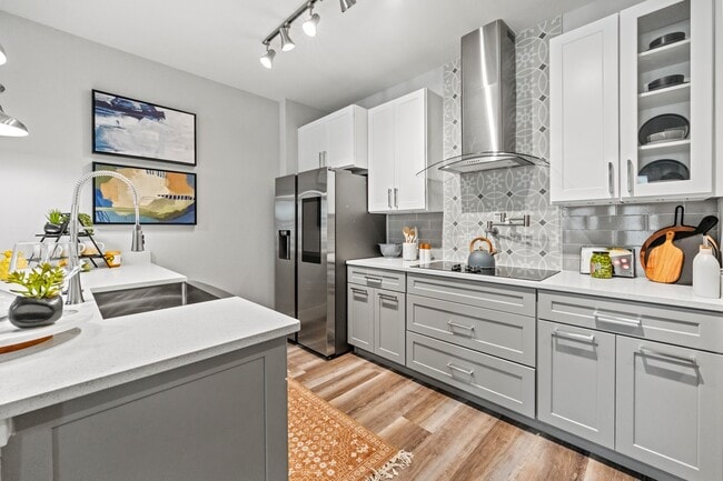 Photo - Addison Square