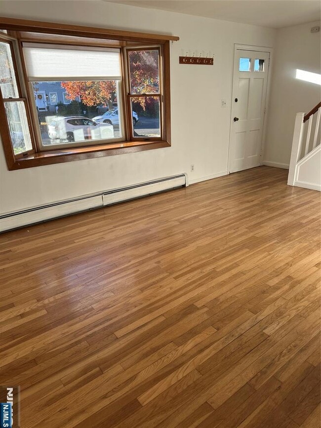 Photo - 679 Midwood Rd