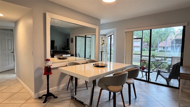 Photo - 5641 Coach House Cir Unidad B