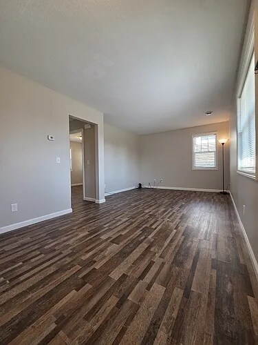 Family room - 316 Lewis St S