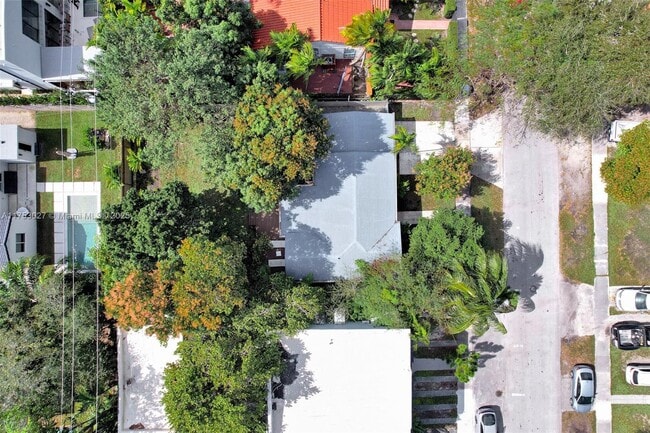 Photo - 742 NE 81st St