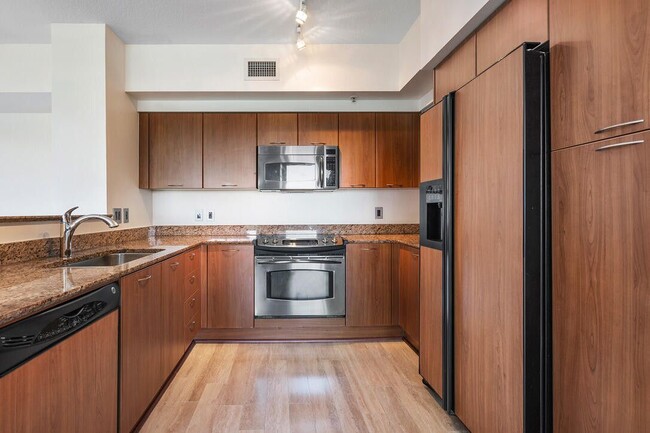 Building Photo - 700 E Boynton Beach Blvd Rental