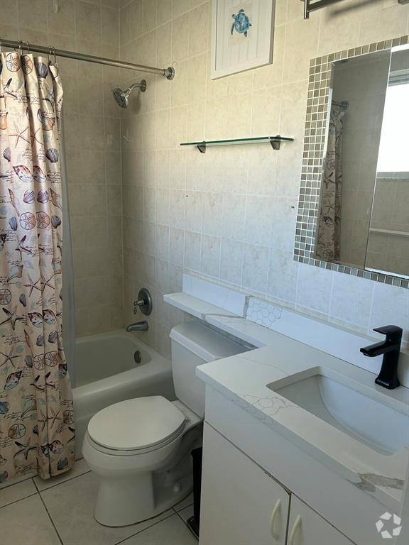 Building Photo - 3240 NE 16th St Unit 1 Rental