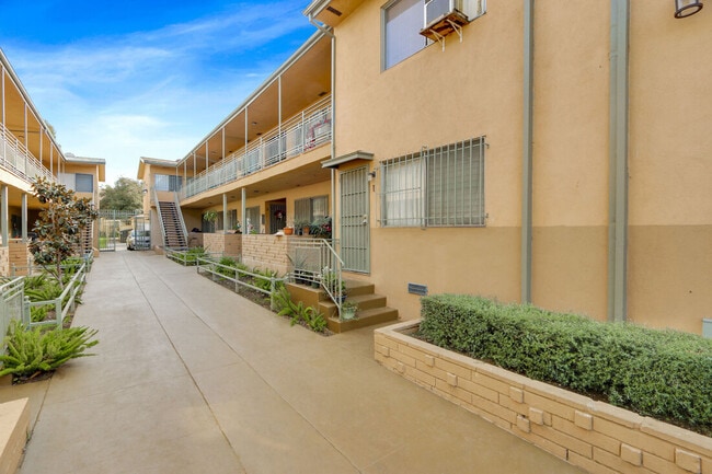 Photo - 4030-4036 Gelber Place