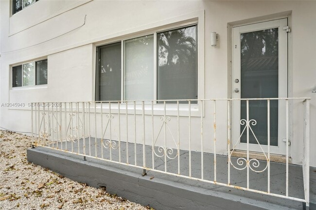 Photo - 835 80th St Unidad 3