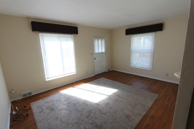 Living Room - 236 W 29th St Unit 236