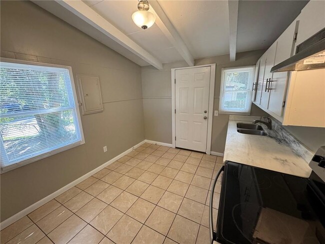 Photo - 4051 Pringle Dr