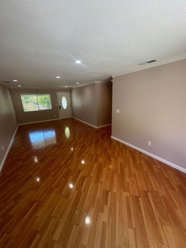 Photo - 2615 Camloop Dr