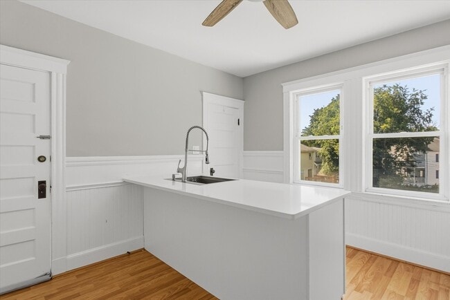 Photo - 452 Quarry St