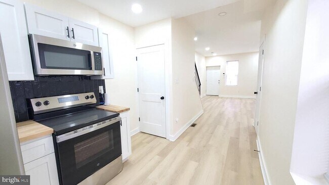 Photo - 1819 N Judson St