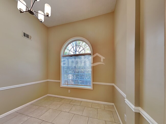 Photo - 240 Grover Turner Way