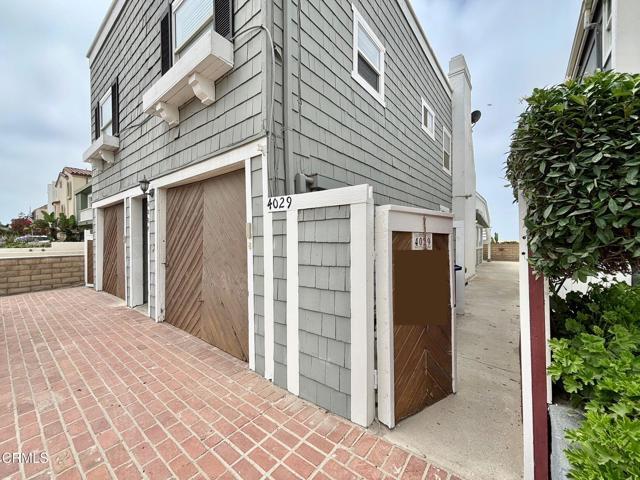 Building Photo - 4029 Ocean Dr Rental