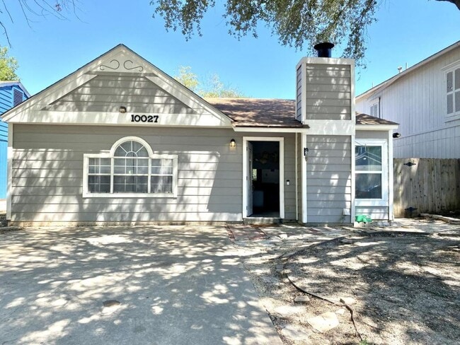 Photo - 10027 Birch Field Dr Casa