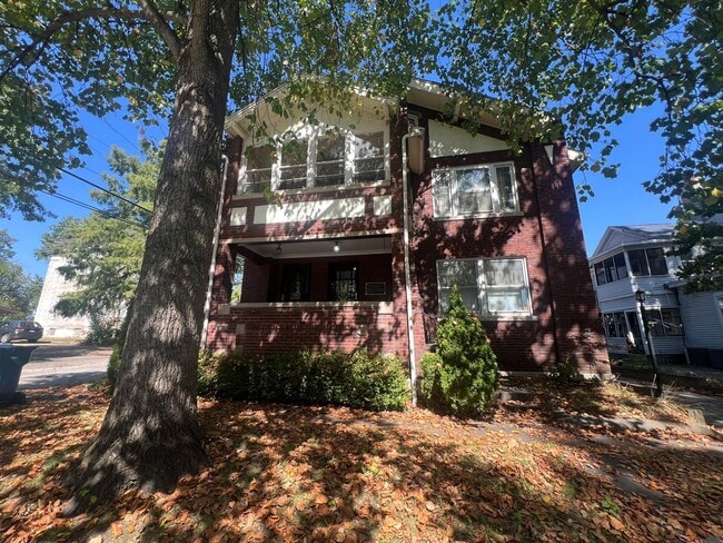 Building Photo - East Canedy Unit 419 E Canedy