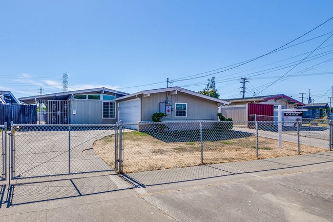 Photo - 2782 Sleepy Hollow Ave