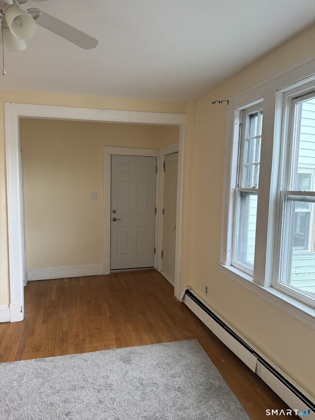 452 Hillside Ave