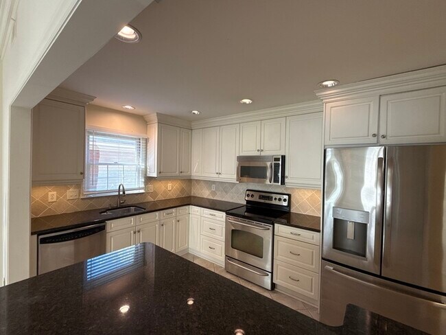 Photo - King John Condos Unidad A