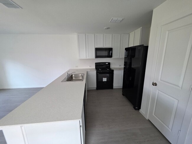 Photo - "Feel Right at Home – Modern 3 Bed, 2.5 Ba...