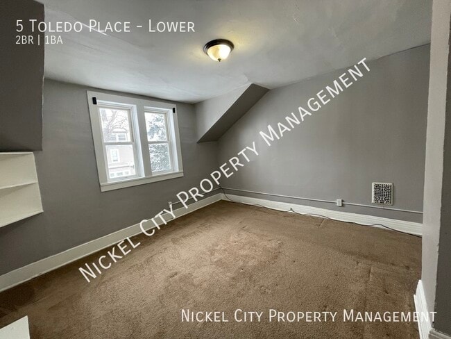 Photo - 5 Toledo Pl Unit Lower