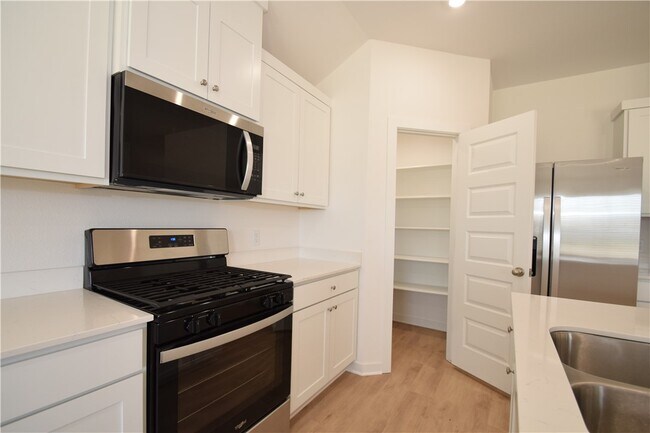 Photo - 572 Colorado St