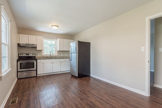 Photo - 1517 E Jones St