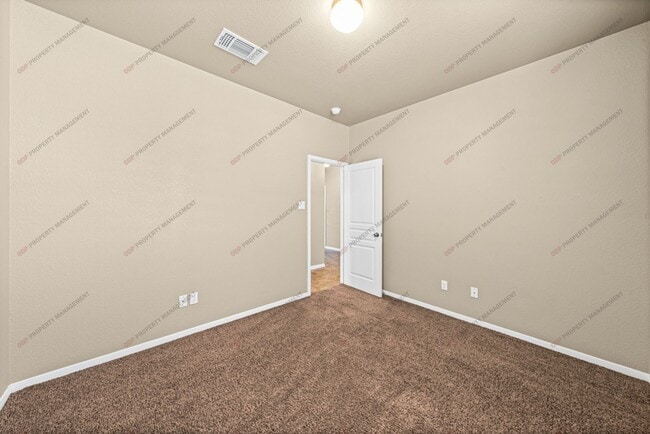 Photo - 5607 Blackstone Dr