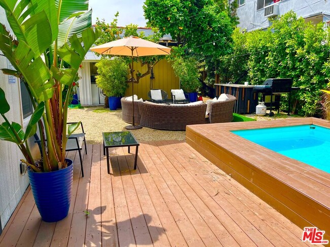 Photo - 1006 N Crescent Heights Blvd