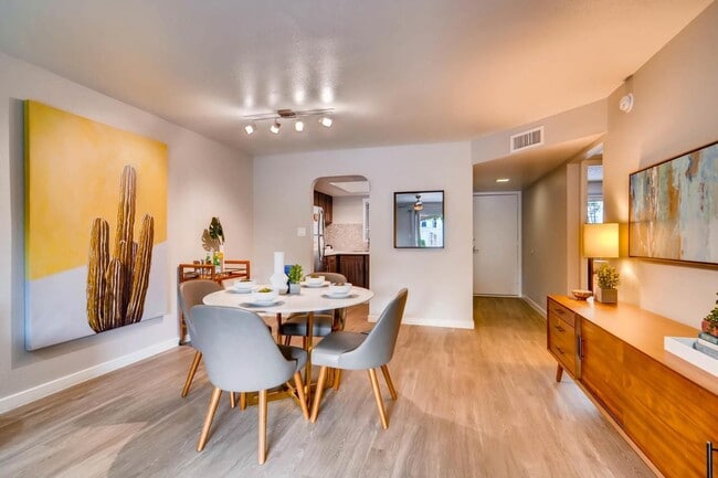 Visconti at Camelback apartments — community photo
