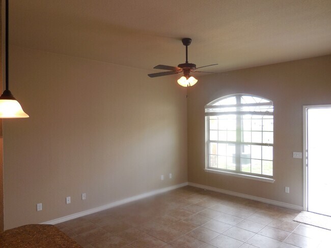 613 Paseo del Plata Dr