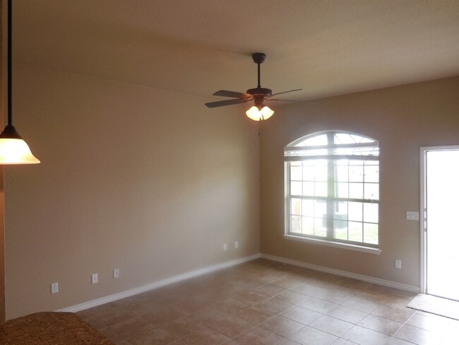 Building Photo - 613 Paseo del Plata Dr Rental