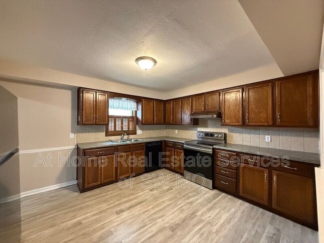 Photo - 1312 Walnut Lawn Ct