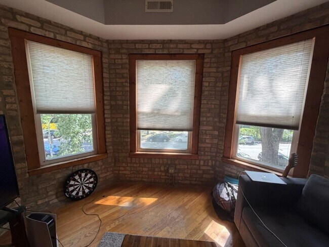 Photo - 1342 W Greenleaf Ave