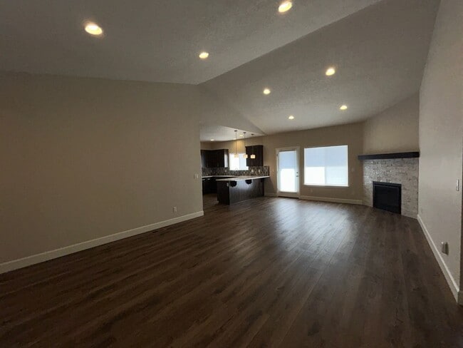 Photo - 3 Bedroom / 2.5 Bathroom Single Level Home...