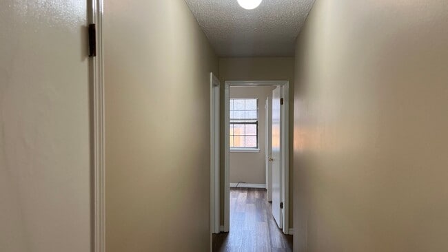Photo - 1910 University Dr