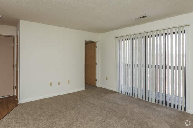 3BR, 1BA - The Camden 1001 SF