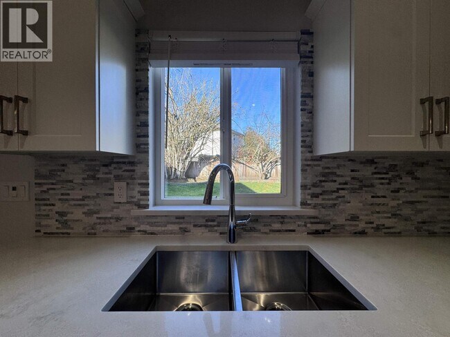 Photo - 23881-2114A 114A Ave