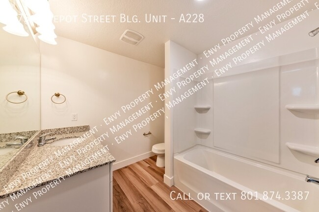 Photo - 875 S Depot St House