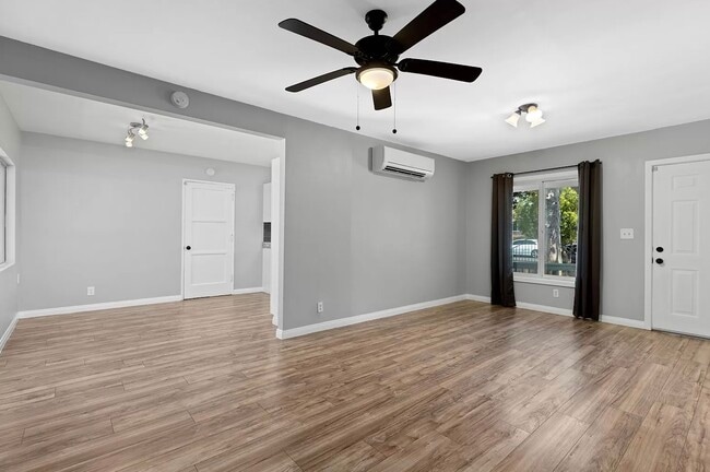 Comedor, sala de estar - 14172 Osborne St