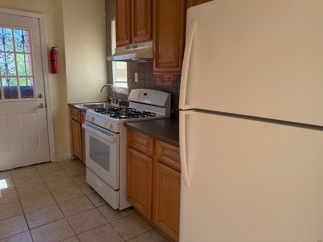 Photo - 59 Galveston Pl SW Unit 1