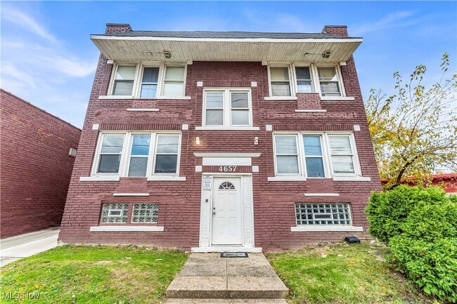 Building Photo - 4657 Warner Rd Unit 1