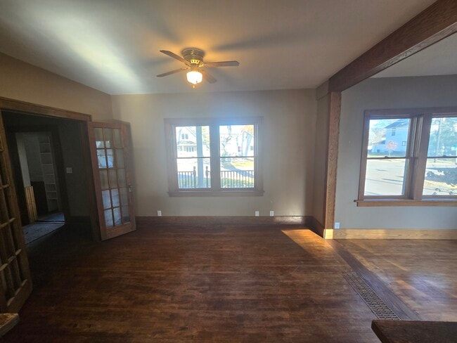 Photo - 802-811 11th Ave N Casa