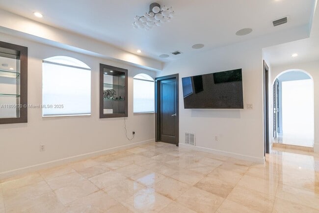 Photo - 1130 Lugo Ave