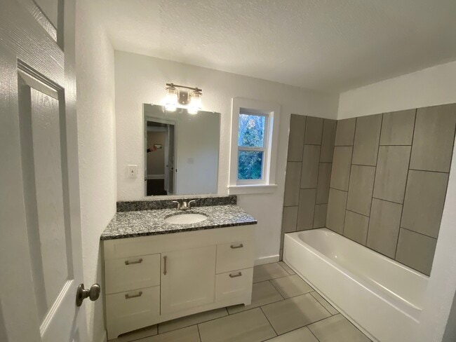 Photo - 4041 Euclid Ave