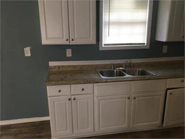 Photo - 324 Macedonia Rd SE