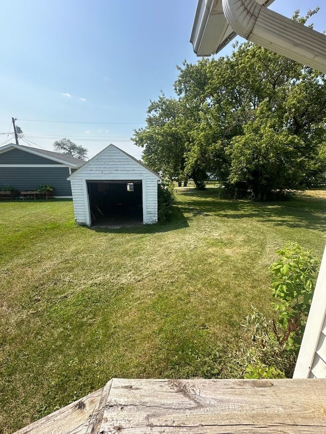 Photo - 910 5th Ave SE