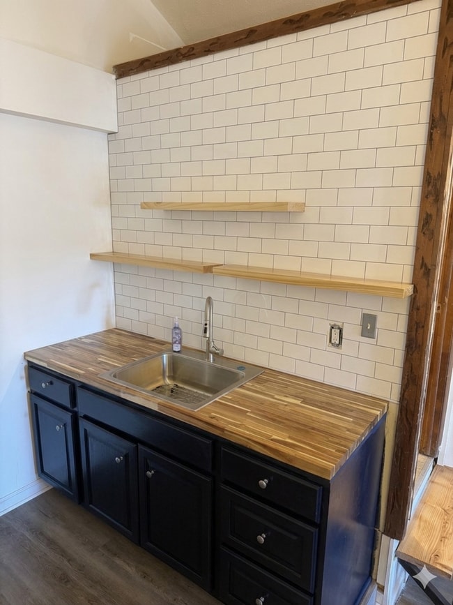 Photo - 625 Shelford Rd Unit 1